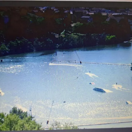 A Condrieu, Mobil 6 Pers Sur Les Bords Du Rhone, Avec Parc Aquatique Campingplads