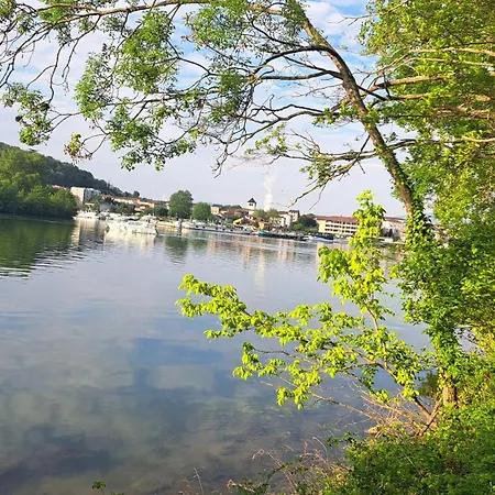 Campingplads A Condrieu, Mobil 6 Pers Sur Les Bords Du Rhone, Avec Parc Aquatique